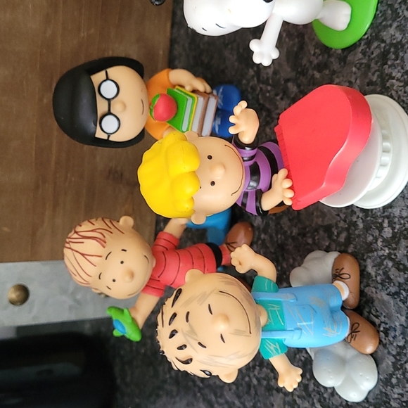 PEANUTS Just Play - Set of 10 Peanuts Characters - Picture 3 of 10
